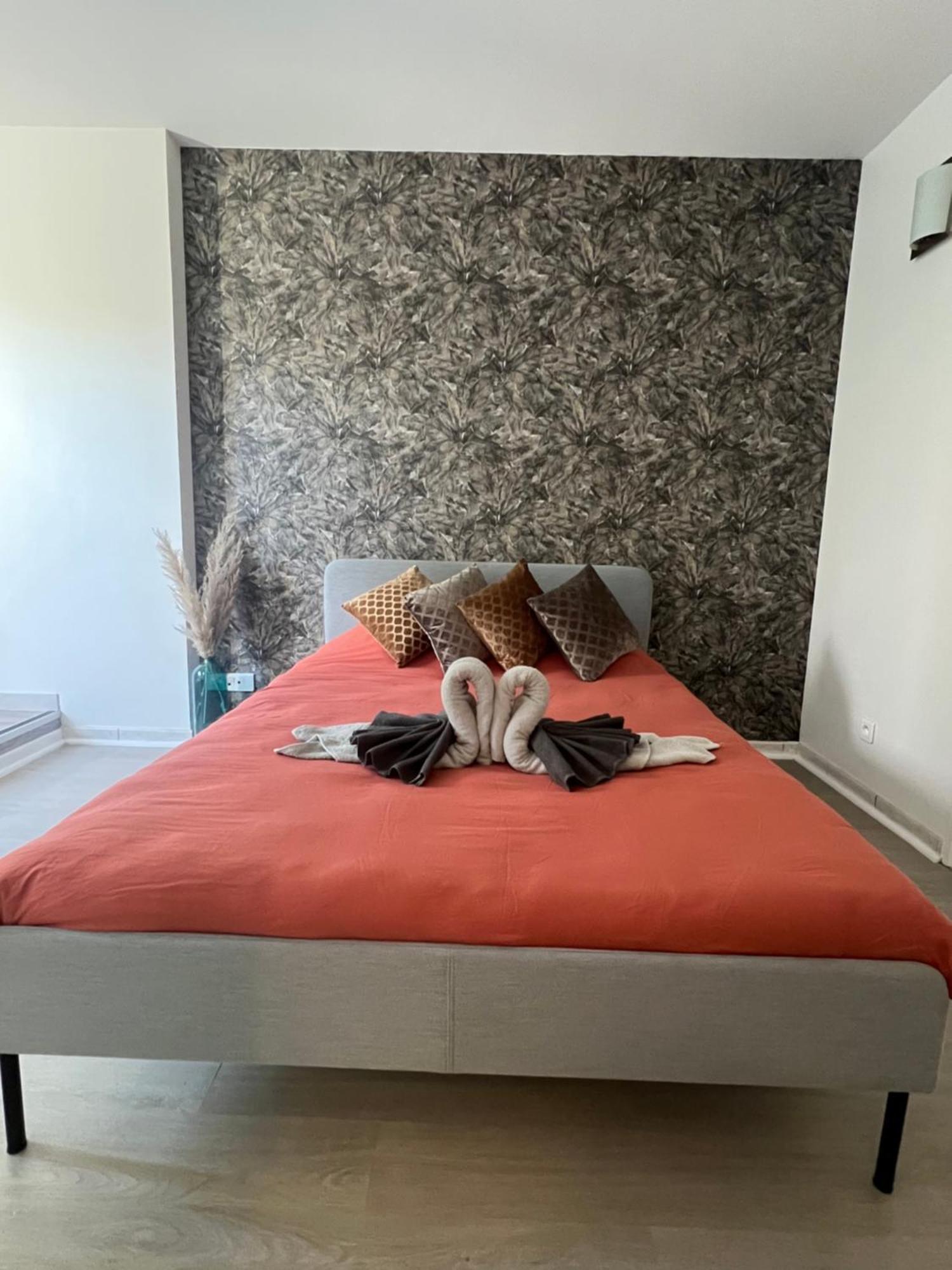 House Of Spa Privatif - Jaccuzi Et Sauna Livry Gargan Bagian luar foto